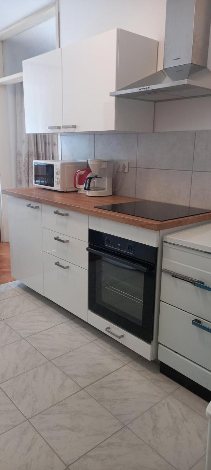 Apartment Tomislav Сень Екстер'єр фото